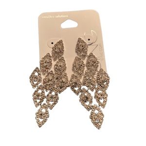 NWT🏷️ ICING chandelier earrings, wedding earrings